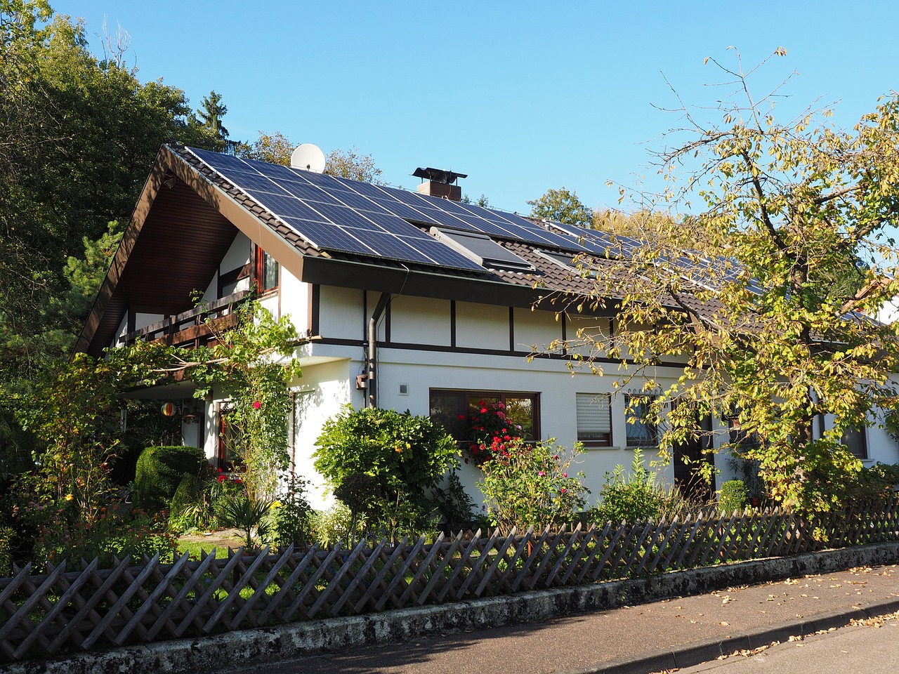 Benefits of Solar Panels for Businesses in Sydney: A Guide for Homeowners