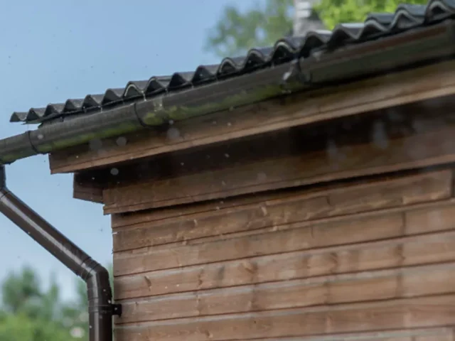 What Are the Pros and Cons of Solar Batteries?